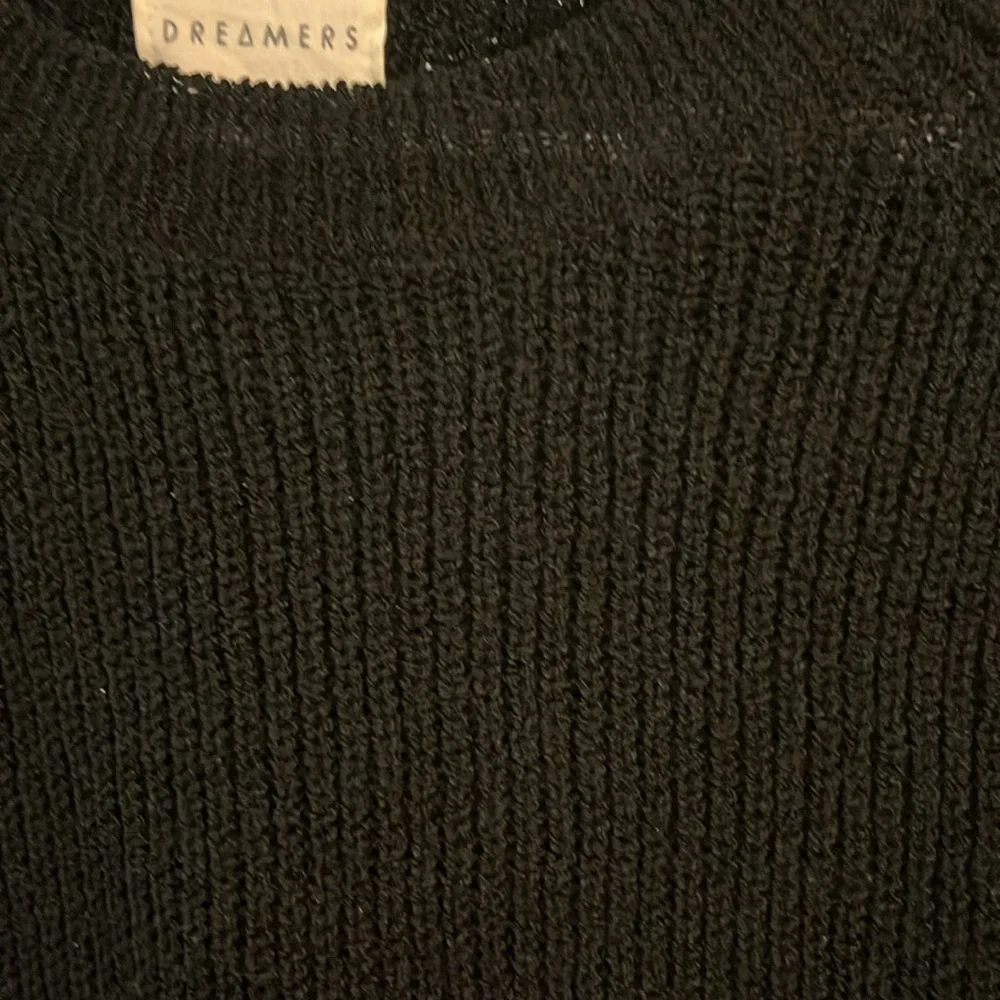 Dreamers Black sweater size large - Picture 4 of 7